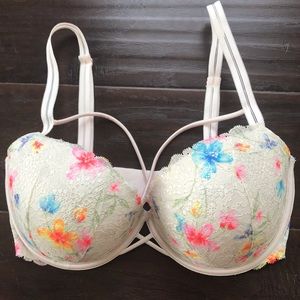 VS Strappy Lace Push-up Bra